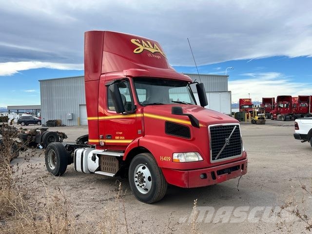 Volvo VNM42T Trekkers
