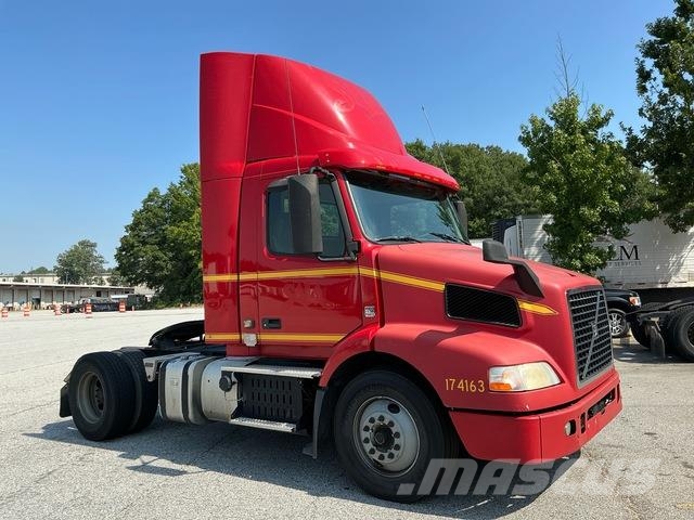 Volvo VNM42T Sattelzugmaschinen