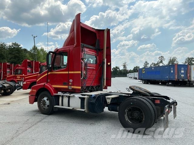 Volvo VNM42T Sattelzugmaschinen