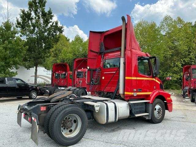 Volvo VNM42T Sattelzugmaschinen