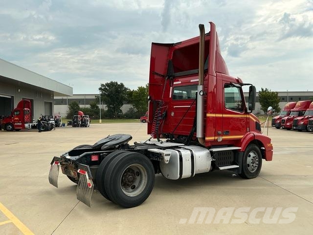 Volvo VNM42T Sattelzugmaschinen