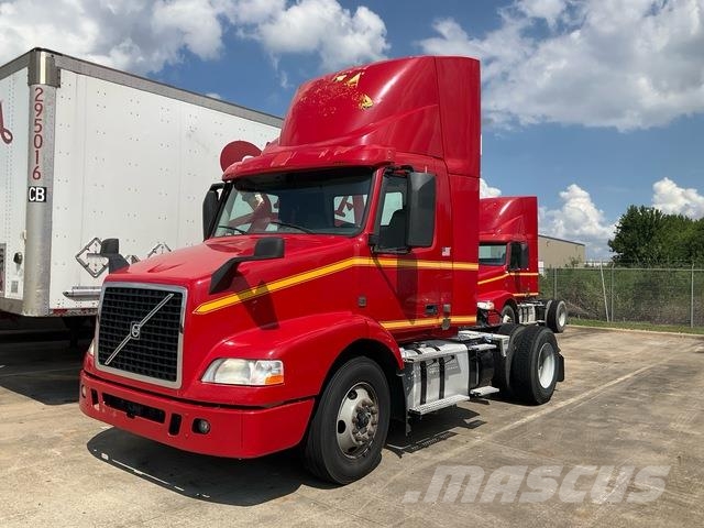 Volvo VNM42T Trekkers