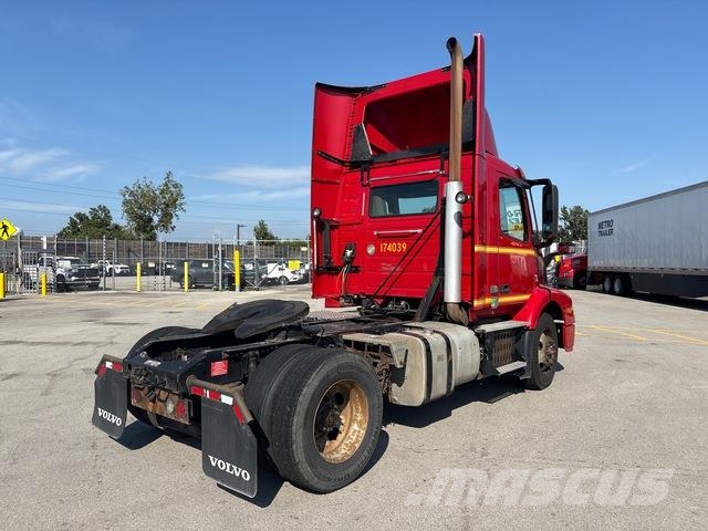 Volvo VNM42T Sattelzugmaschinen