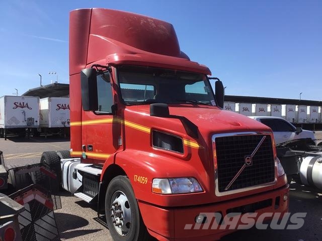 Volvo VNM42T Sattelzugmaschinen