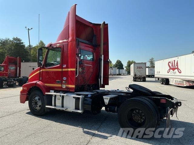Volvo VNM42T Sattelzugmaschinen