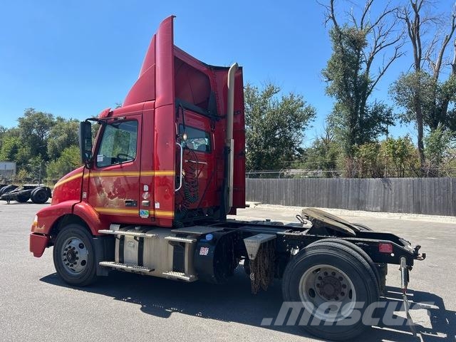 Volvo VNM42T Sattelzugmaschinen