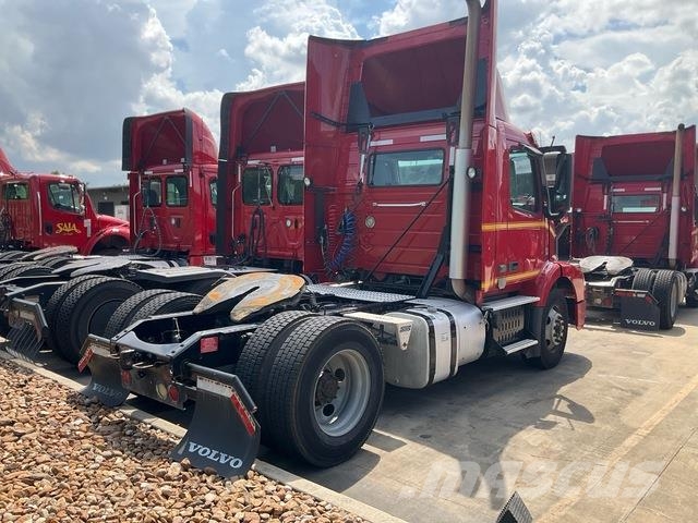 Volvo VNM42T Sattelzugmaschinen