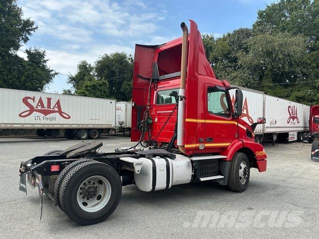 Volvo VNM42T Sattelzugmaschinen