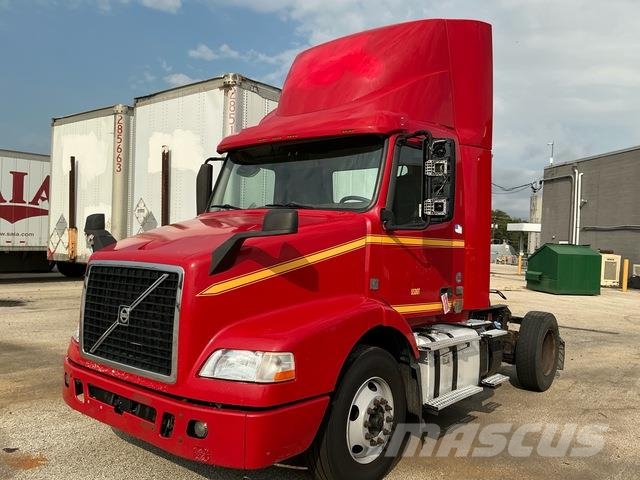 Volvo VNM42T Trekkers