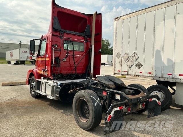 Volvo VNM42T Trekkers