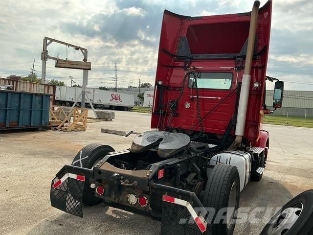 Volvo VNM42T Trekkers
