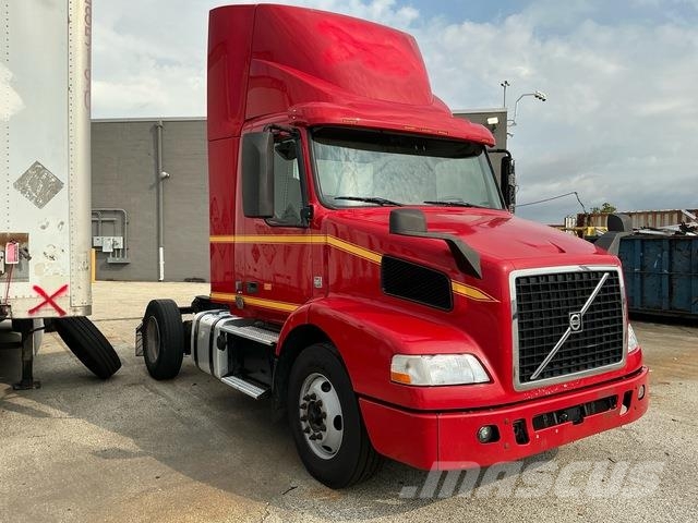 Volvo VNM42T Trekkers
