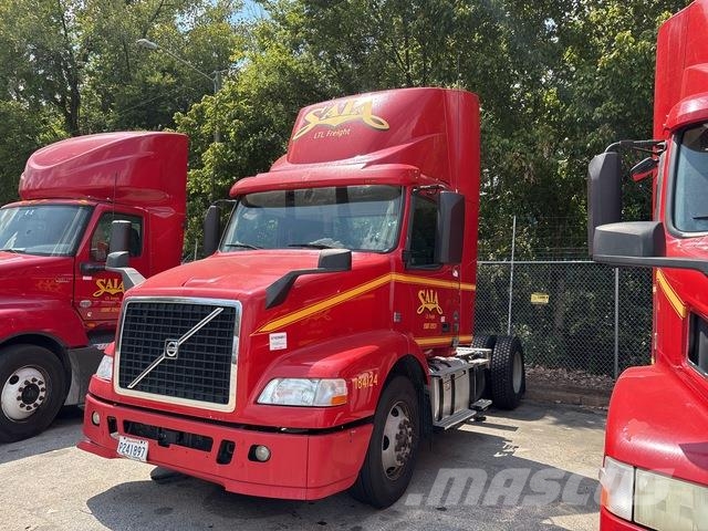 Volvo VNM42T Trekkers