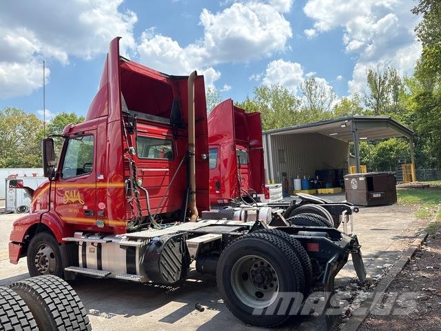 Volvo VNM42T Trekkers