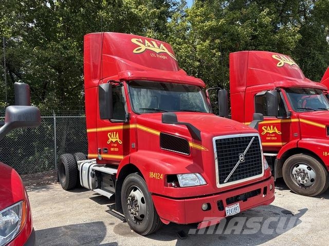 Volvo VNM42T Trekkers