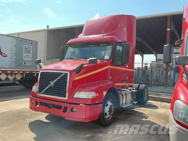 Volvo VNM42T Trekkers