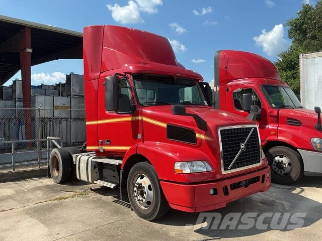 Volvo VNM42T Trekkers