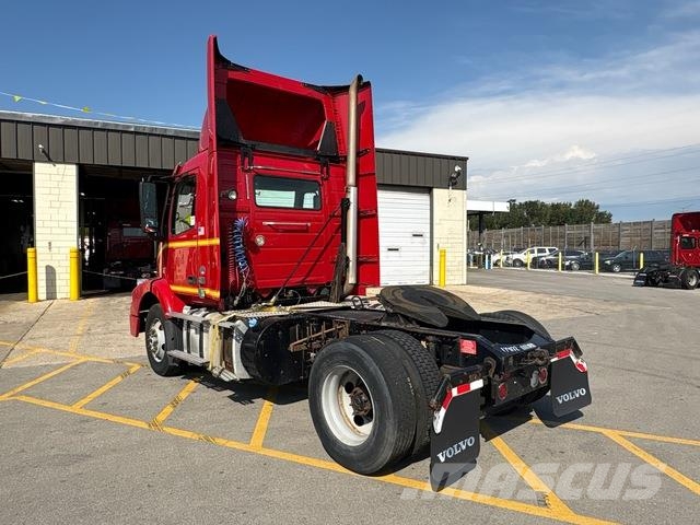 Volvo VNM42T Sattelzugmaschinen