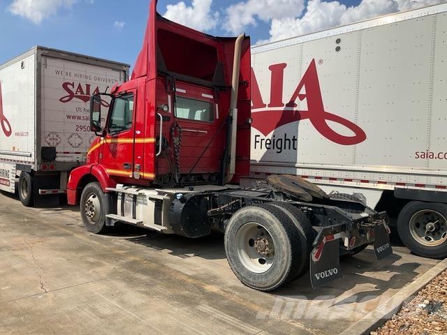 Volvo VNM42T Sattelzugmaschinen