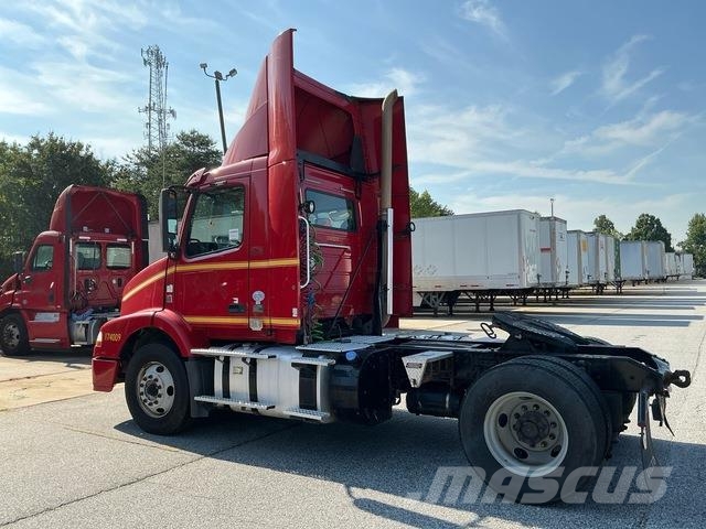Volvo VNM42T Sattelzugmaschinen