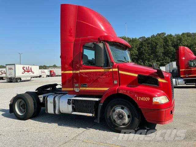 Volvo VNM42T Sattelzugmaschinen