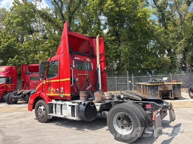 Volvo VNM42T Sattelzugmaschinen