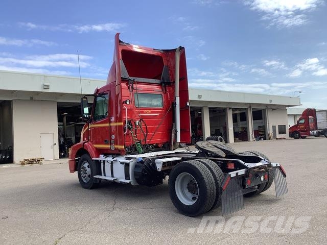 Volvo VNM42T Sattelzugmaschinen