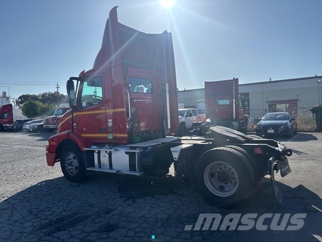 Volvo VNM42T Sattelzugmaschinen