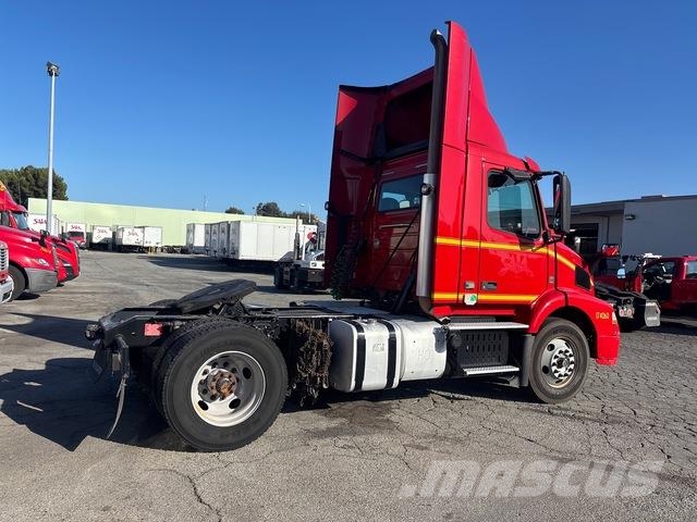 Volvo VNM42T Sattelzugmaschinen