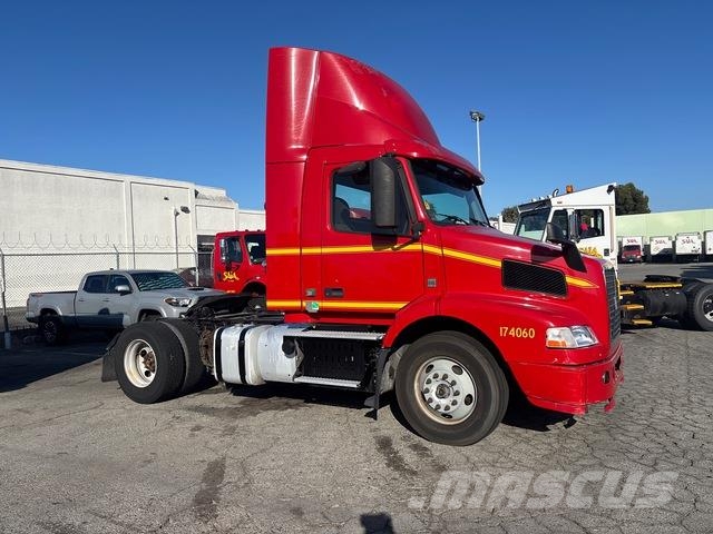 Volvo VNM42T Sattelzugmaschinen