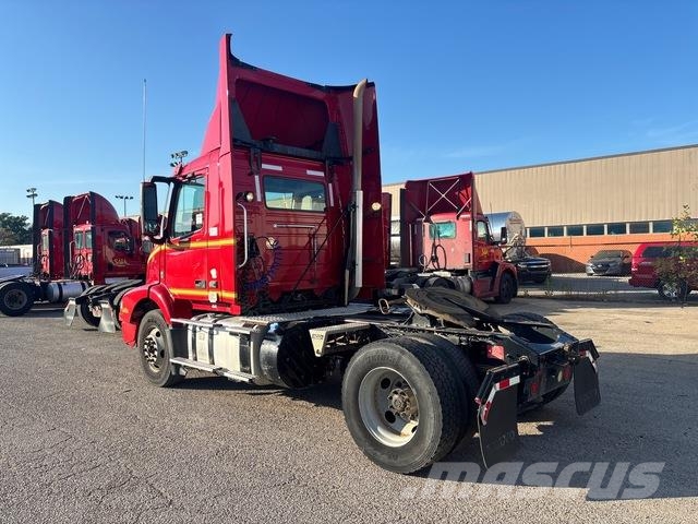 Volvo VNM42T Vilcēji