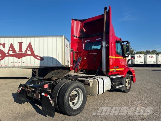 Volvo VNM42T Vilcēji