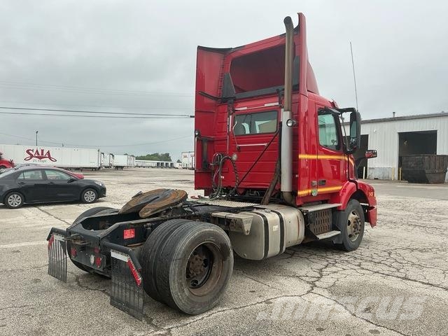 Volvo VNM42T Седельные тягачи