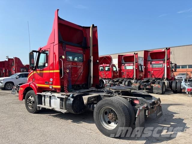 Volvo VNM42T Prime Movers