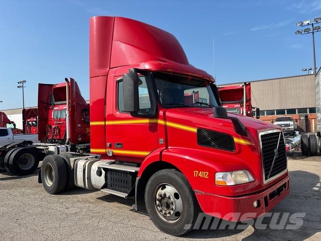 Volvo VNM42T Prime Movers