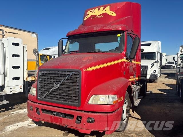 Volvo VNM42T200 Tractor Units