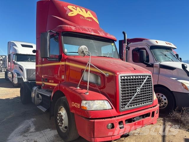 Volvo VNM42T200 Tractor Units