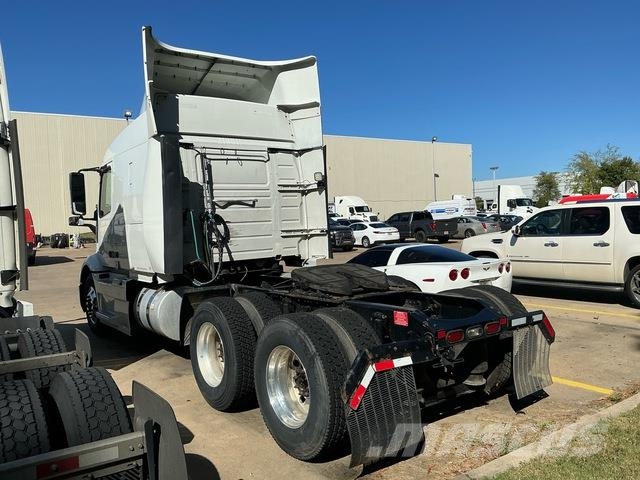 Volvo VNR وحدات الجر