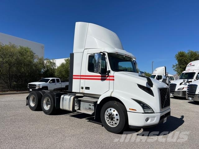 Volvo VNR Trekkers