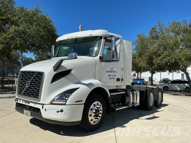 Volvo VNR 中古トラクターヘッド | トレーラーヘッド