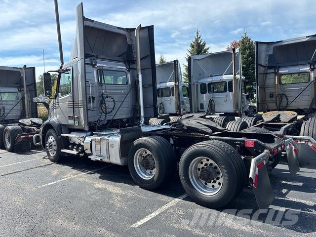 Volvo VNR 300 Vlačilci
