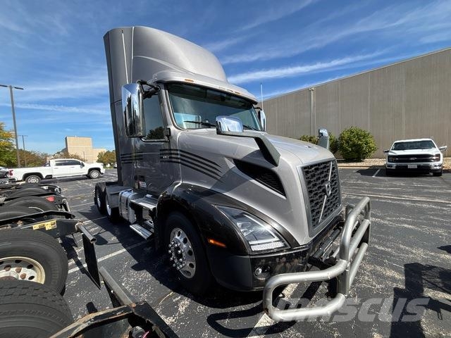 Volvo VNR 300 Vlačilci