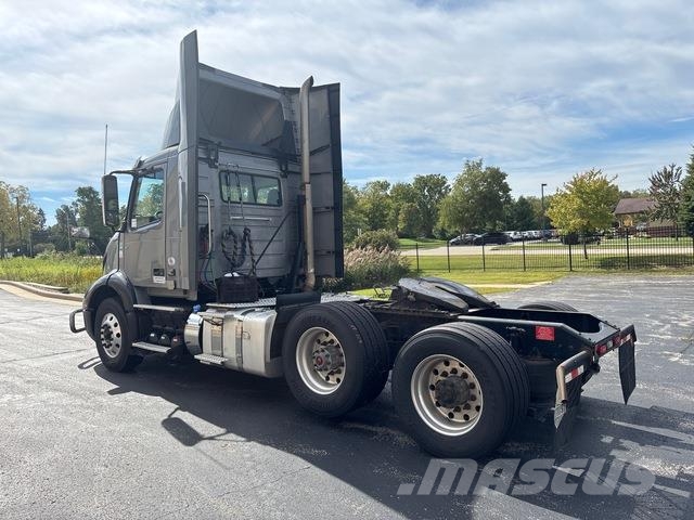 Volvo VNR 300 Autotractoare