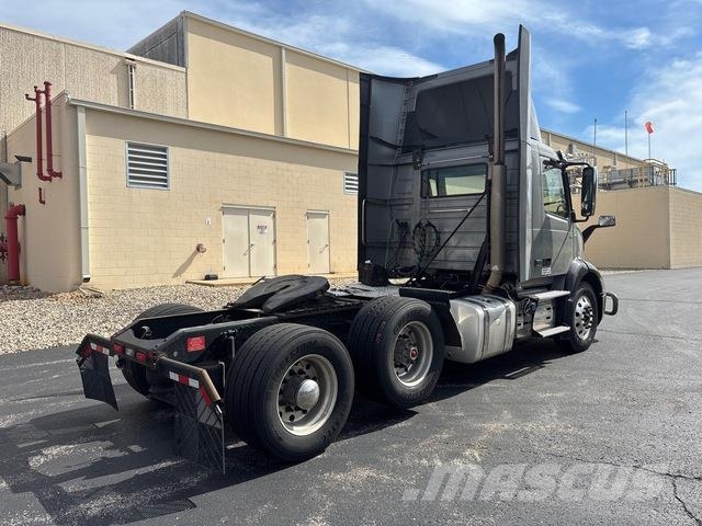 Volvo VNR 300 Autotractoare