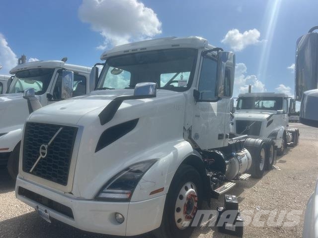 Volvo VNR64T300 Τράκτορες