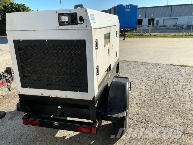 Wacker Neuson G25 T4F مولدات ديزل
