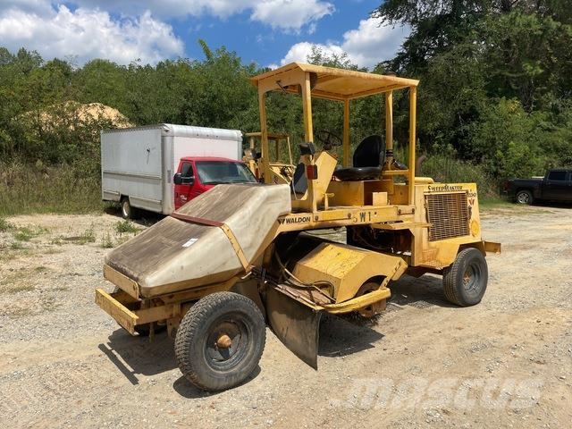 WALDON Sweep Master 250 Внутрішні підмітальні машини