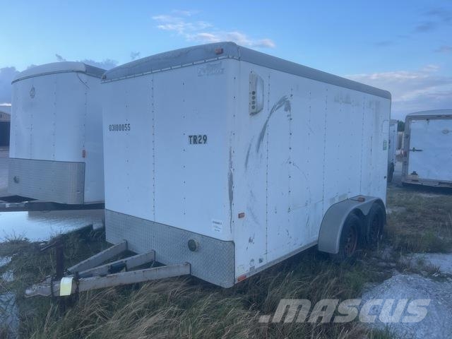 Wells Cargo 箱體拖車