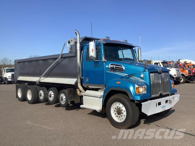Western Star 4700SF Pašizgāzējs