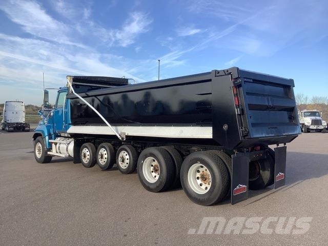 Western Star 4700SF Sora- ja kippiautot